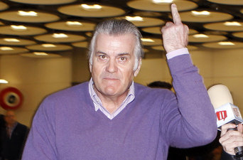 Luis-Barcenas-a-su-llegada-a-B_54366849986_51347059679_342_226